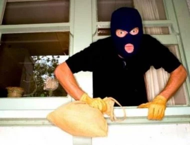 Διαρρήκτης σας συμβουλεύει που να κρύψετε τα λεφτά σας για να μη σας κλέψουν!